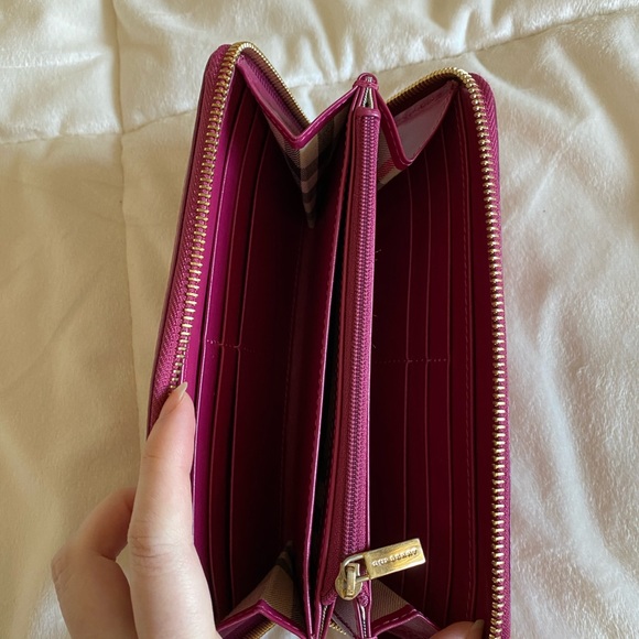 Burberry handbag and wallet - Picture 6 of 8